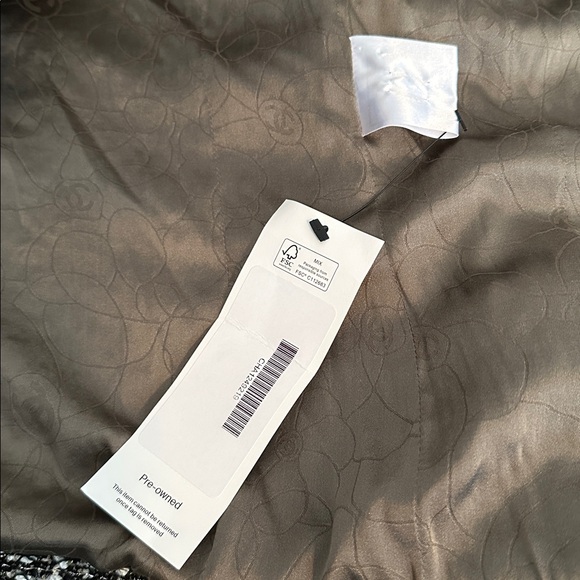 Chanel Black and White Tweed Blazer Size 36 - Picture 8 of 15